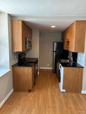 5696 Kingsbury Avenue 302, St Louis, MO 63112