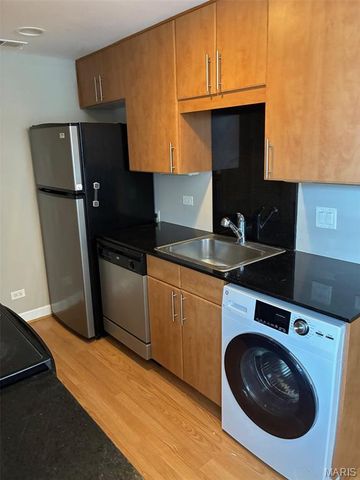 5696 Kingsbury Avenue 302, St Louis, MO 63112