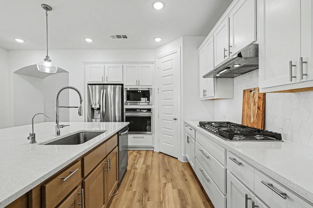 2012 Dappled Grey Avenue, Aubrey, TX 76227