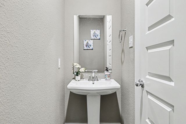 2012 Dappled Grey Avenue, Aubrey, TX 76227