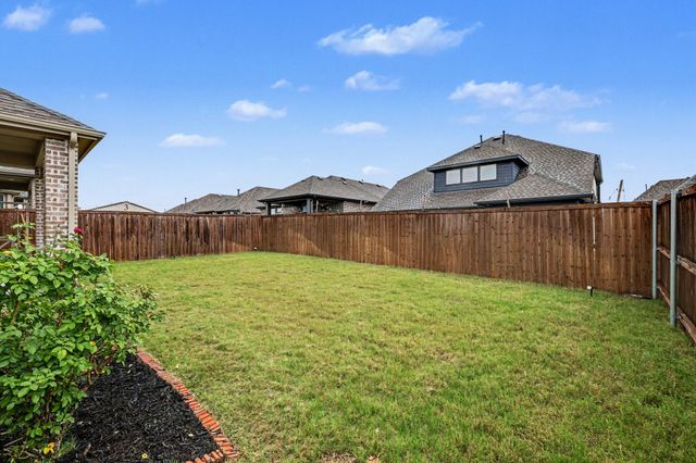 2012 Dappled Grey Avenue, Aubrey, TX 76227