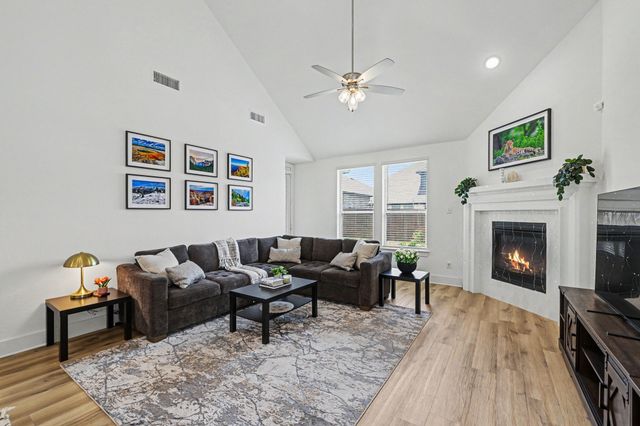 2012 Dappled Grey Avenue, Aubrey, TX 76227