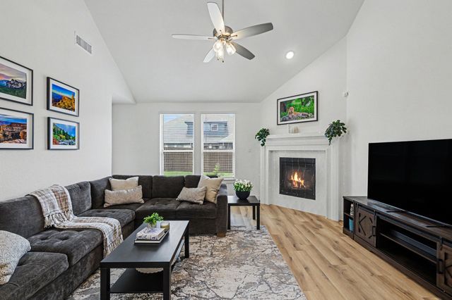 2012 Dappled Grey Avenue, Aubrey, TX 76227