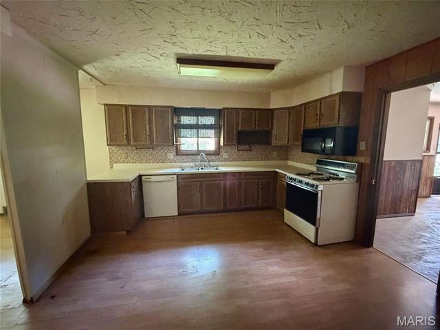 2120 Argo Drive, Florissant, MO 63031