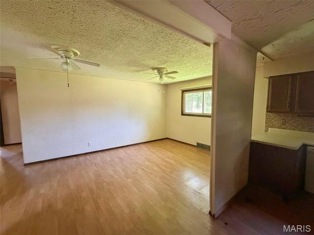 2120 Argo Drive, Florissant, MO 63031