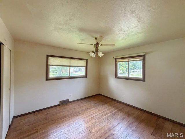 2120 Argo Drive, Florissant, MO 63031