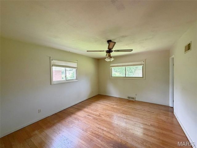 2120 Argo Drive, Florissant, MO 63031