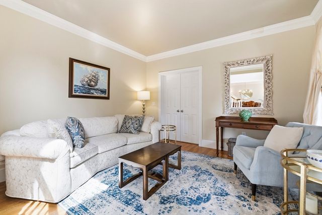 11 Tappan Way, Lynnfield, MA 01940