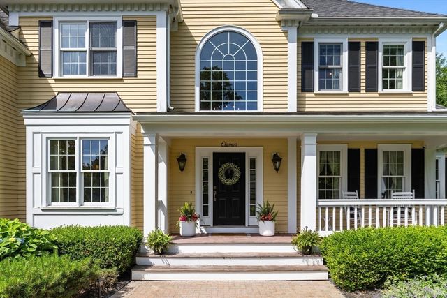 11 Tappan Way, Lynnfield, MA 01940