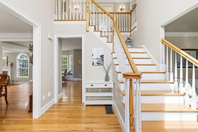 11 Tappan Way, Lynnfield, MA 01940