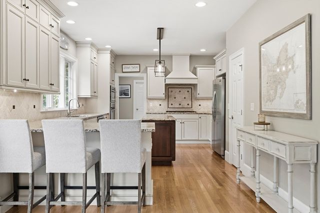 11 Tappan Way, Lynnfield, MA 01940