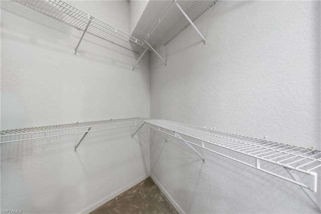 8420 Excalibur CIR R6, Naples, FL 34108