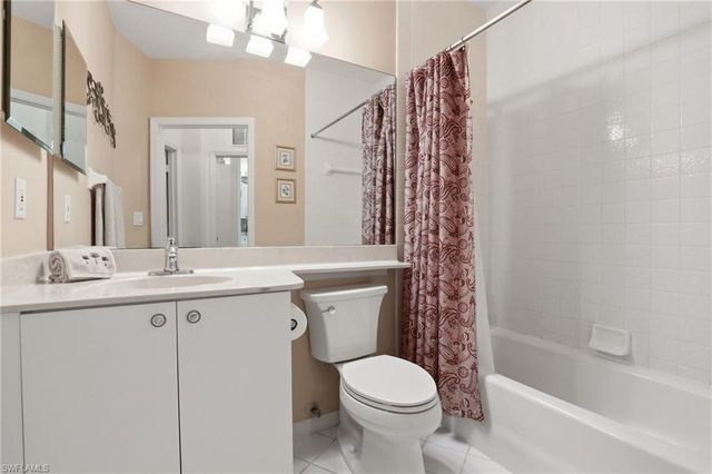 8420 Excalibur CIR R6, Naples, FL 34108