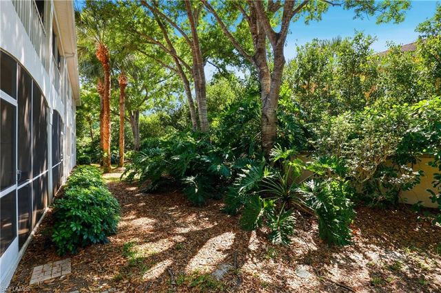 8420 Excalibur CIR R6, Naples, FL 34108