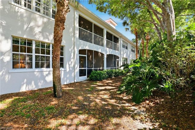 8420 Excalibur CIR R6, Naples, FL 34108