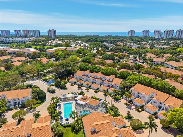 8420 Excalibur CIR R6, Naples, FL 34108