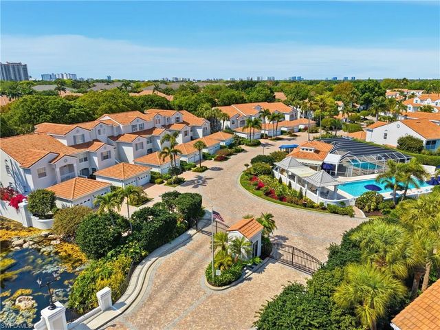 8420 Excalibur CIR R6, Naples, FL 34108