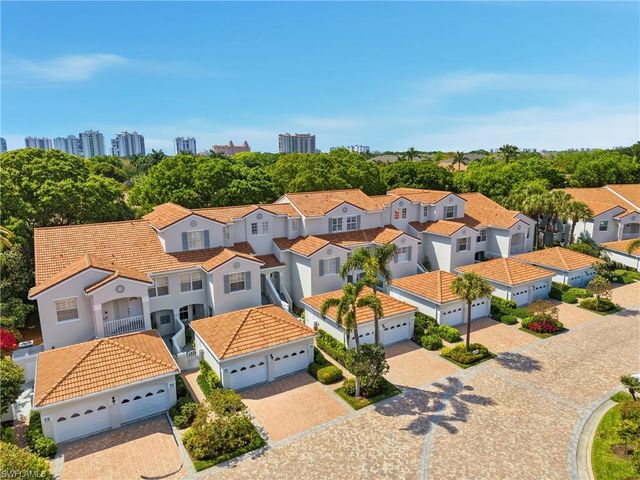 8420 Excalibur CIR R6, Naples, FL 34108