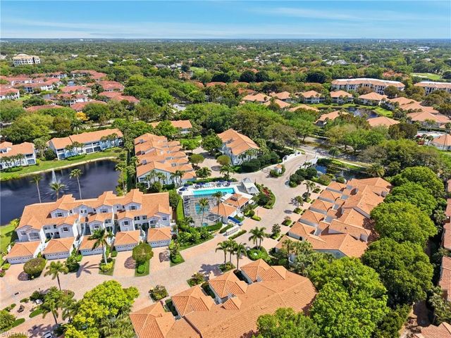 8420 Excalibur CIR R6, Naples, FL 34108