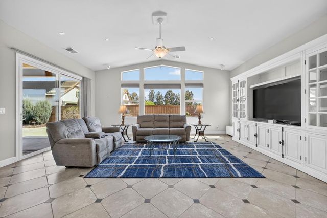 4429 Seabiscuit Dr, Roseville, CA 95747