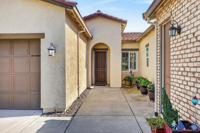 4429 Seabiscuit Dr, Roseville, CA 95747