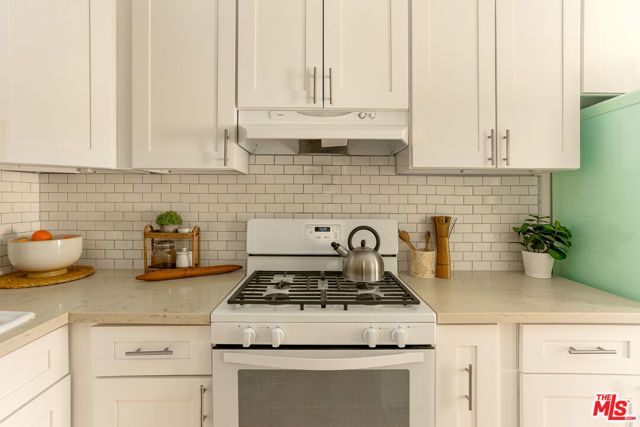 2166 Beachwood Terrace, Los Angeles, CA 90068