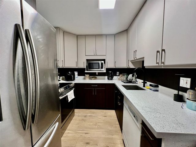 7787 SW 86th St E-205, Miami, FL 33143