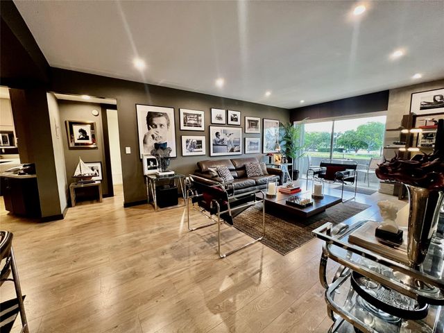 7787 SW 86th St E-205, Miami, FL 33143