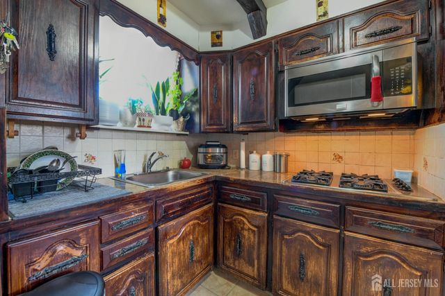 51 Jeanette Street, Carteret, NJ 07008