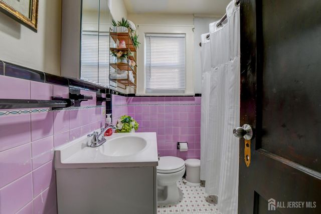 51 Jeanette Street, Carteret, NJ 07008
