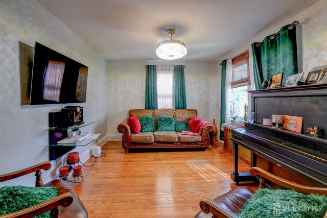 51 Jeanette Street, Carteret, NJ 07008