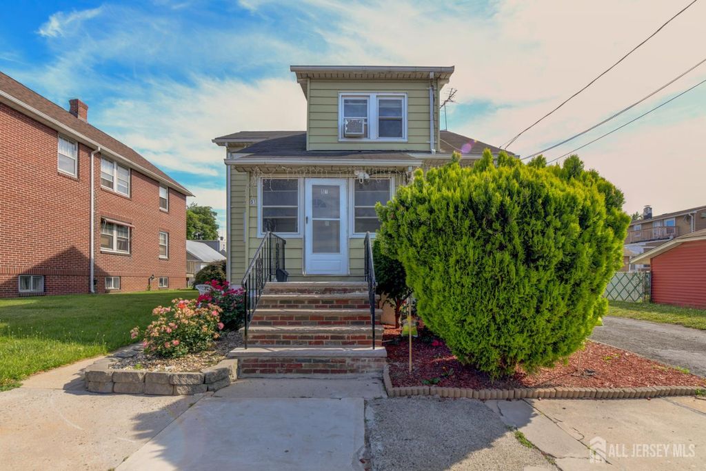 51 Jeanette Street, Carteret, NJ 07008