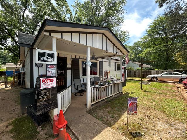 1035 Nations Drive, Charlotte, NC 28217