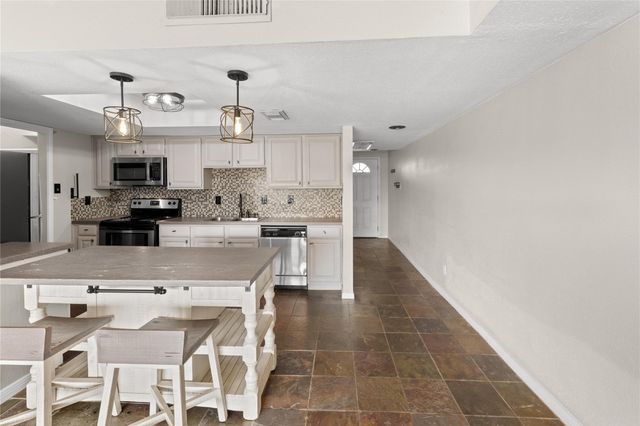 3663 Nasa Parkway 414, Seabrook, TX 77586