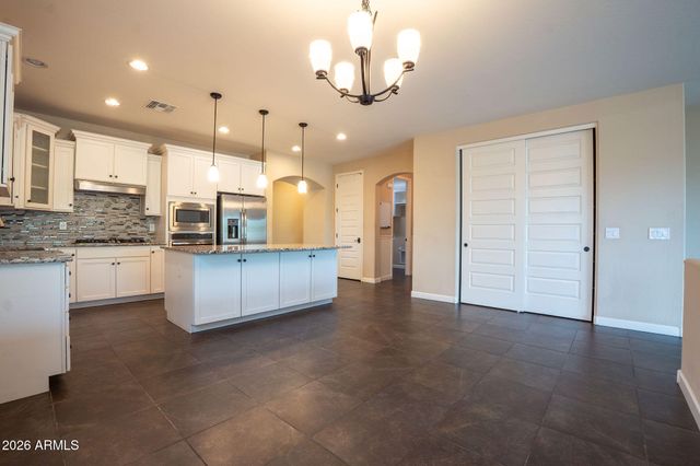 15849 N 76TH Avenue, Peoria, AZ 85382