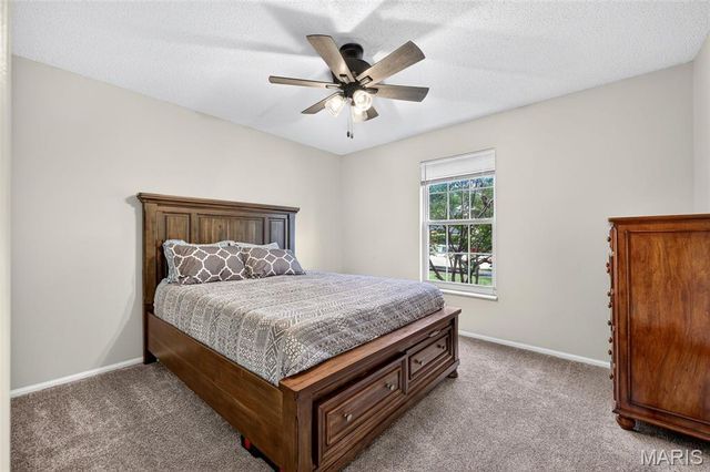 72 Hickoryshade Court, St Peters, MO 63376