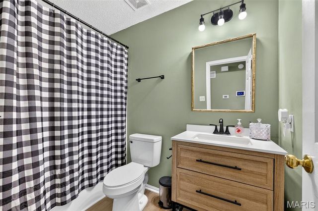 72 Hickoryshade Court, St Peters, MO 63376