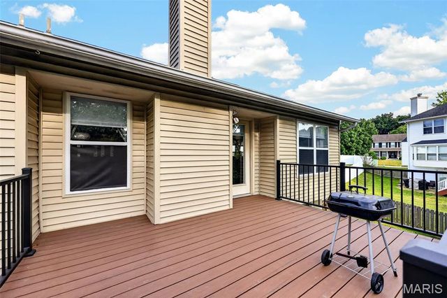 72 Hickoryshade Court, St Peters, MO 63376