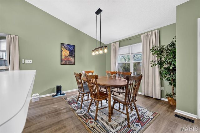 72 Hickoryshade Court, St Peters, MO 63376