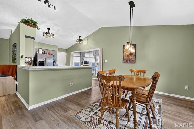 72 Hickoryshade Court, St Peters, MO 63376