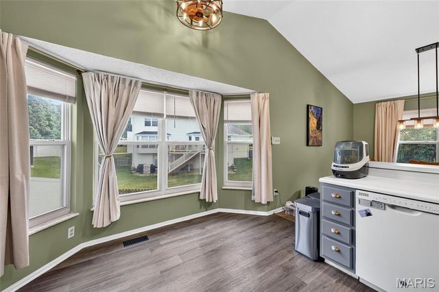 72 Hickoryshade Court, St Peters, MO 63376