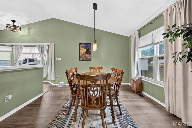 72 Hickoryshade Court, St Peters, MO 63376