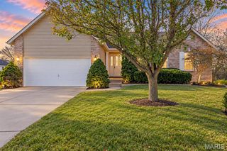 72 Hickoryshade Court, St Peters, MO 63376