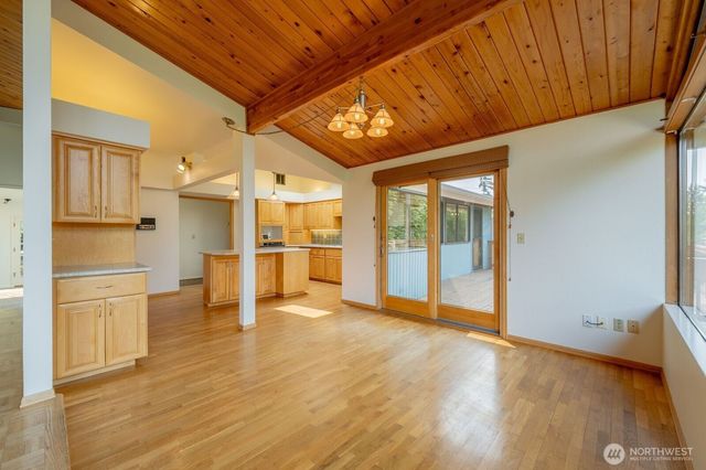 19505 45th Avenue NE, Lake Forest Park, WA 98155
