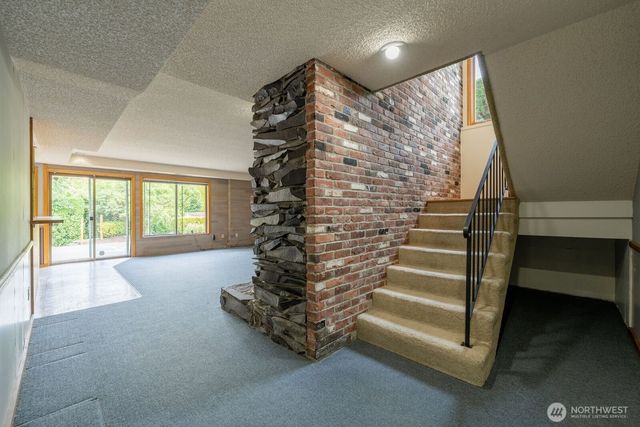 19505 45th Avenue NE, Lake Forest Park, WA 98155