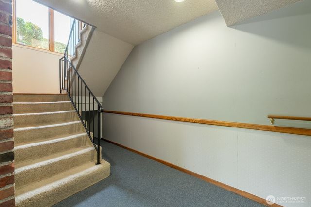 19505 45th Avenue NE, Lake Forest Park, WA 98155