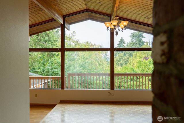 19505 45th Avenue NE, Lake Forest Park, WA 98155