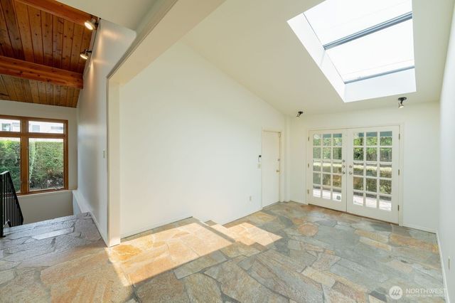 19505 45th Avenue NE, Lake Forest Park, WA 98155