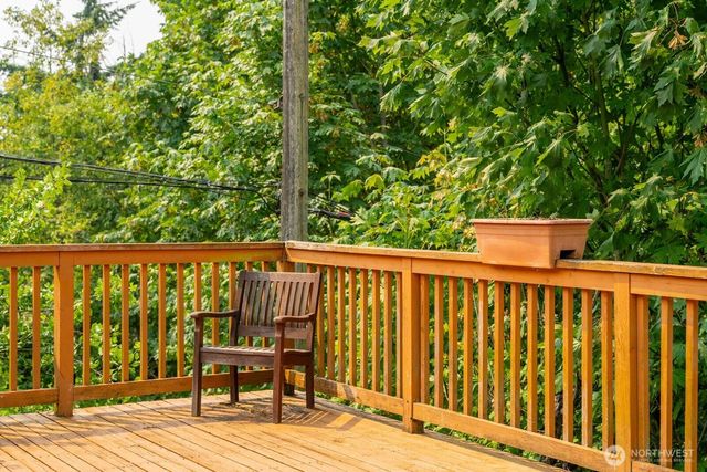 19505 45th Avenue NE, Lake Forest Park, WA 98155