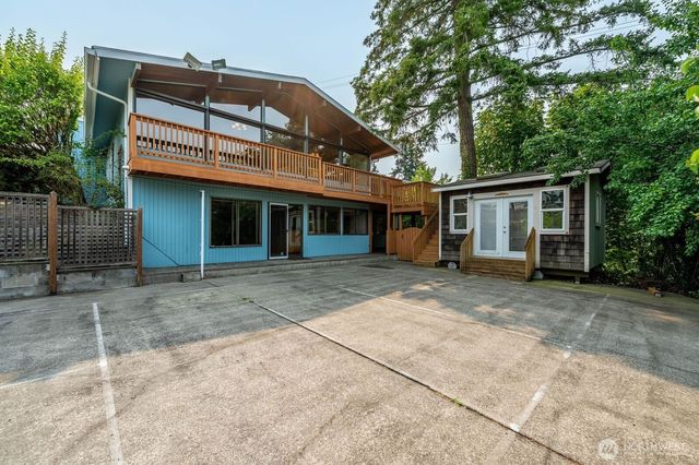 19505 45th Avenue NE, Lake Forest Park, WA 98155